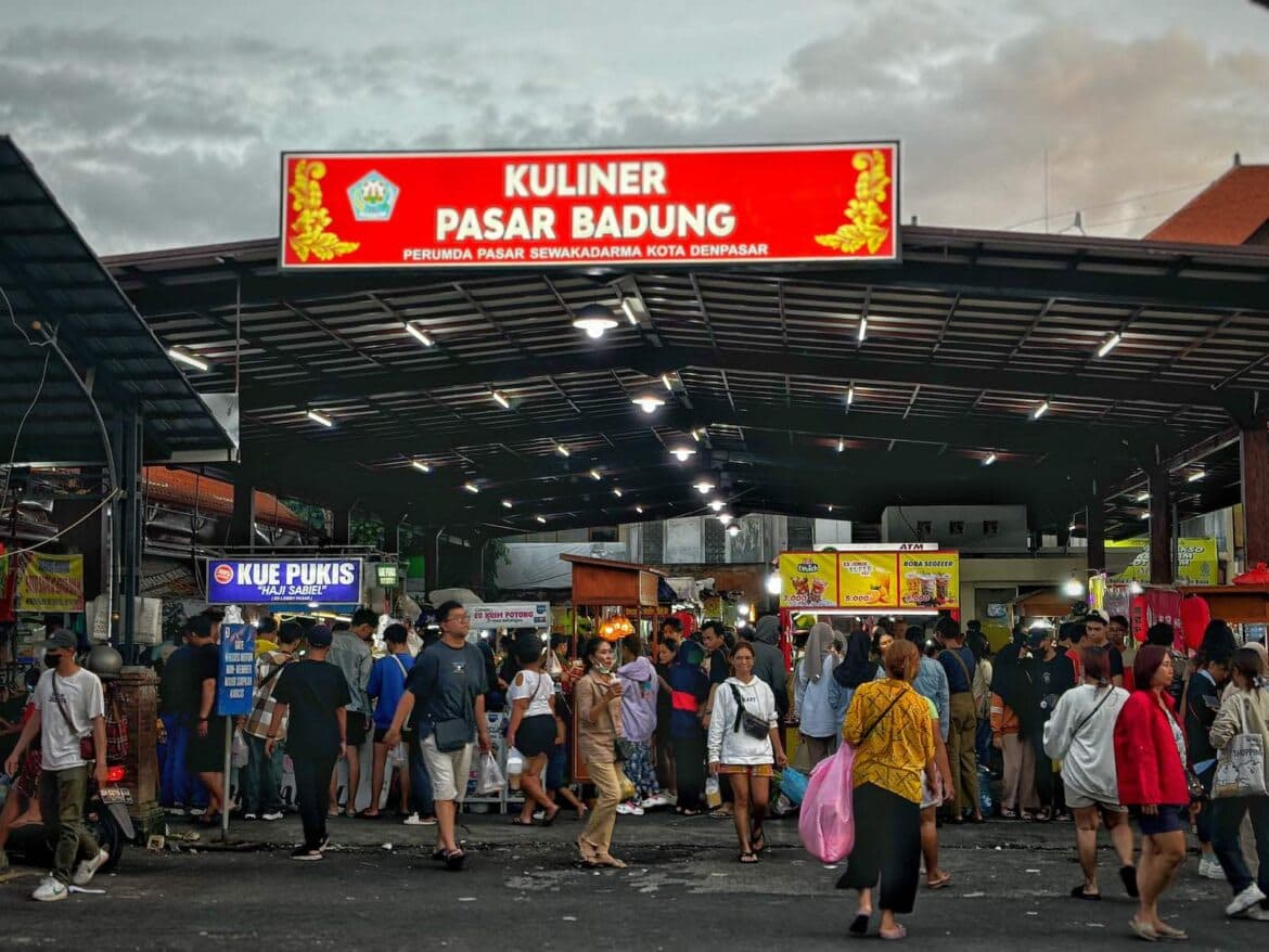 Surga Kuliner Pasar Denpasar: Jelajahi Jajanan Pasar Legendaris