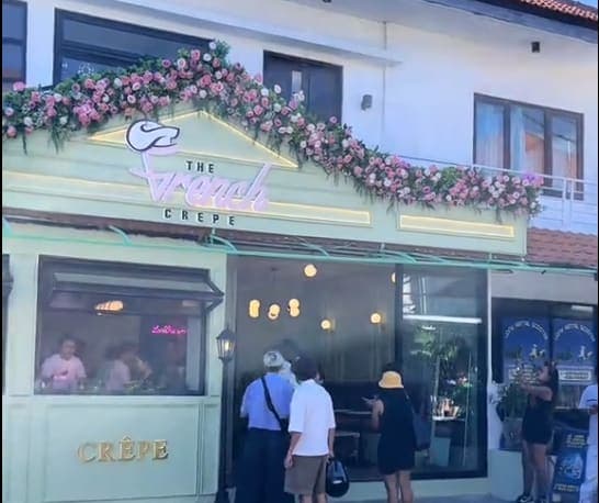 French Crepe Ubud in Canggu: Aesthetic Cafe Popular with Tourists